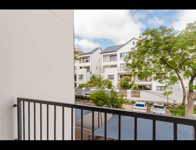 1 BEDROOM APARTMENT FOR SALE IN CROWTHORNE AH